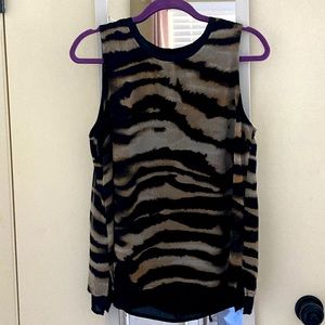 Womans Sleeveless top